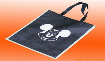 Benefits of Using Non-woven Shopping Bags